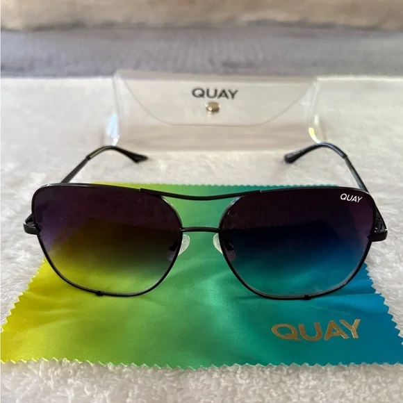 Quay Australia Black Gradient High Key Navigator Sunglasses - Picture 2 of 7